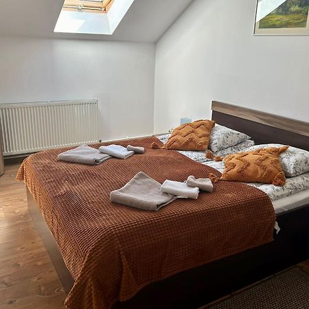 Aranykakas Etterem Es Panzio Bed & Breakfast Sîndominic Dış mekan fotoğraf