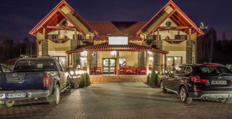 Aranykakas Etterem Es Panzio Bed & Breakfast Sîndominic Dış mekan fotoğraf