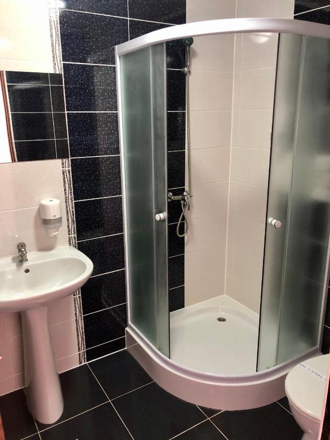 Aranykakas Etterem Es Panzio Bed & Breakfast Sîndominic Dış mekan fotoğraf